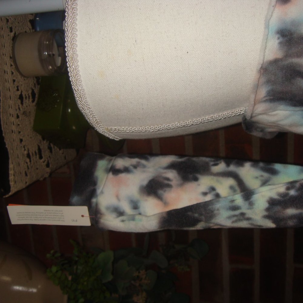 Colsie Tie-Dye Fleece Lounge Sweatshirt XS - Picture 3 of 3
